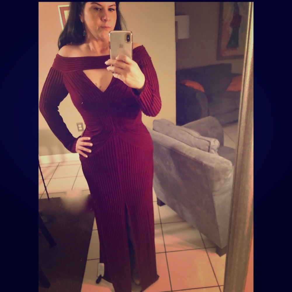 Tadashi Shoji SOLD OUT Pintuck dress in wine red!